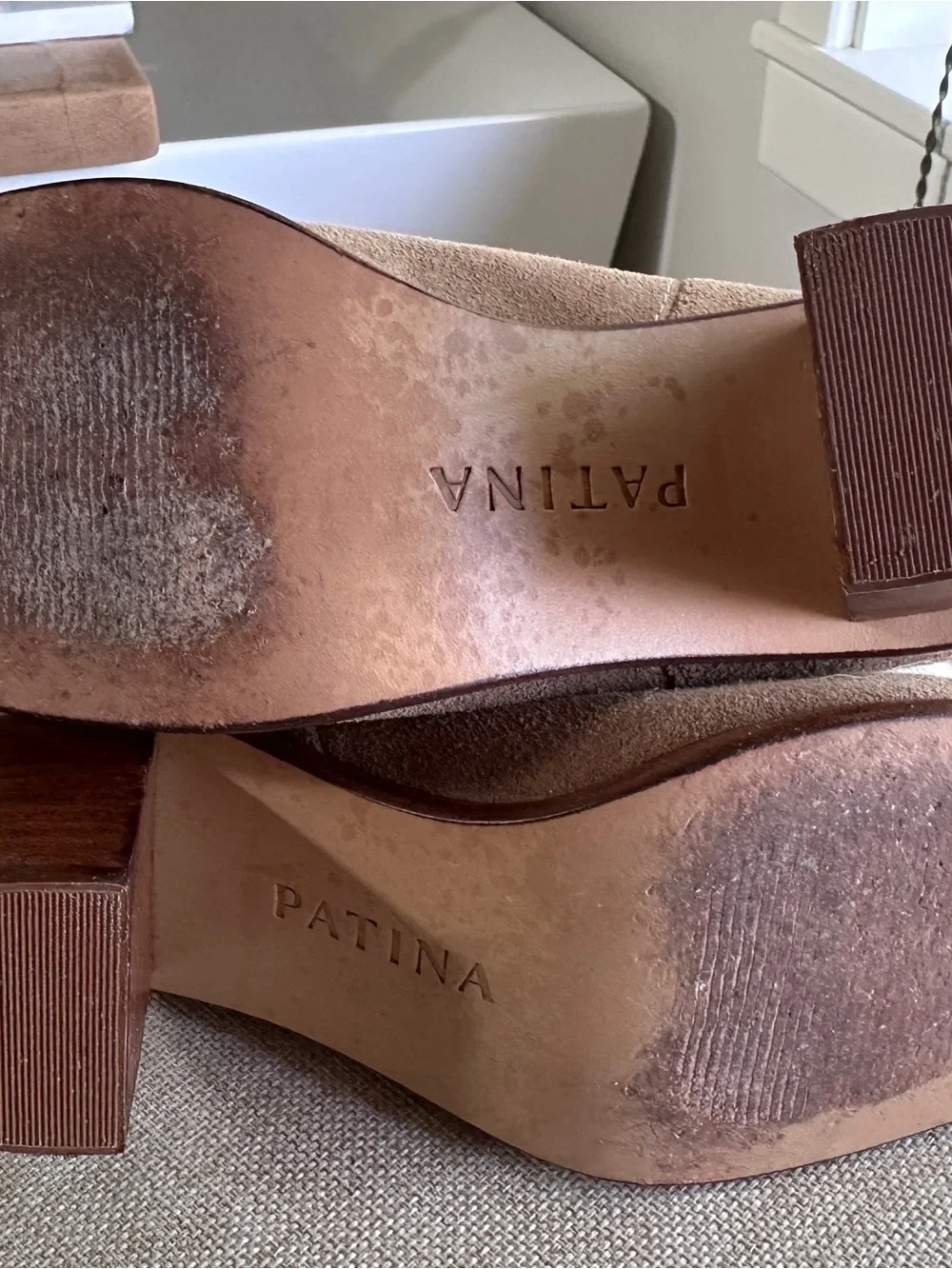 Patina taupe suede